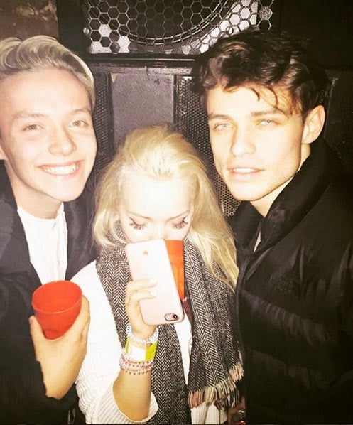 dove cameron reveals shes in love with bf thomas doherty 04