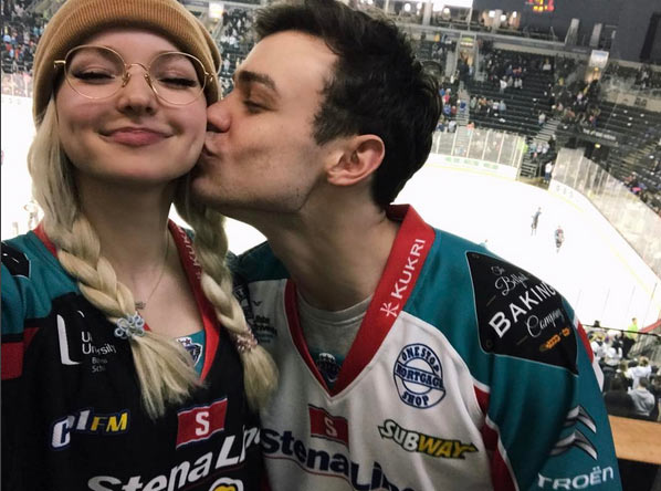 dove cameron reveals shes in love with bf thomas doherty 05