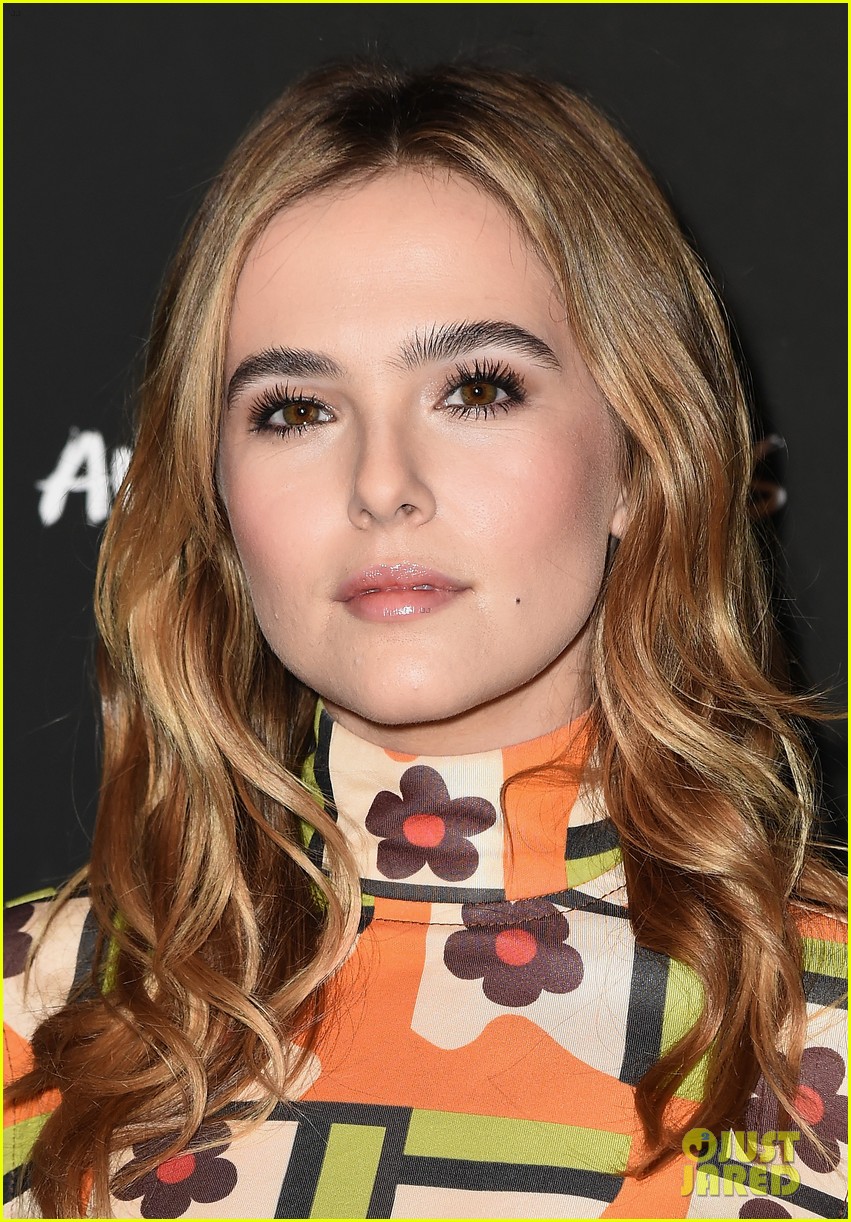 zoey deutch before i fall nyc premiere 04