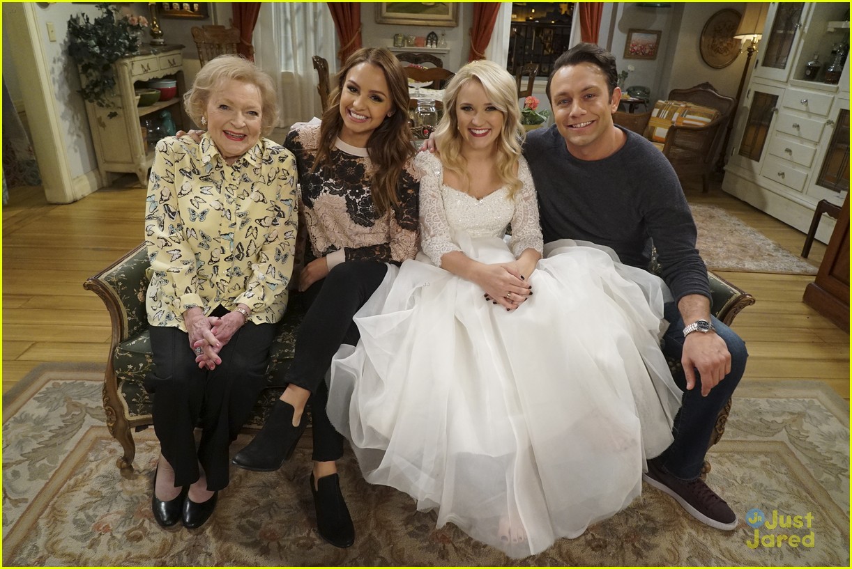 emily osment wedding dress episode betty white young hungry 01