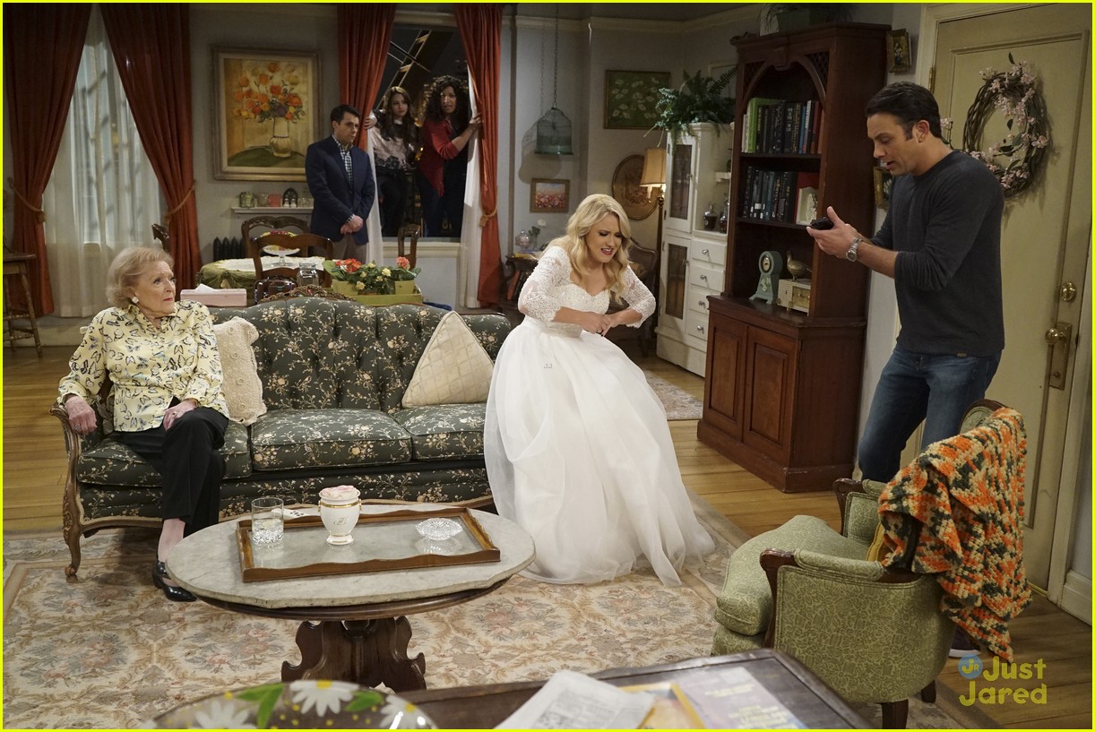 emily osment wedding dress episode betty white young hungry 08
