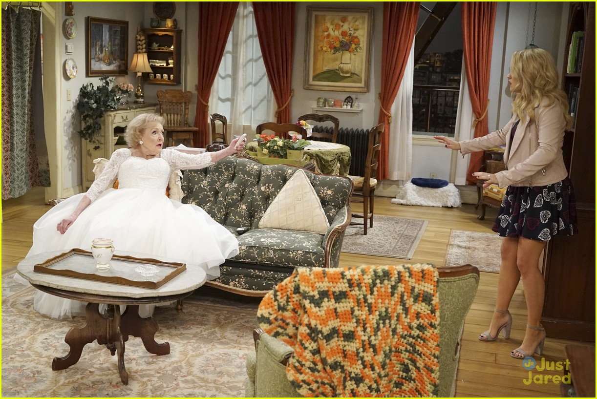 emily osment wedding dress episode betty white young hungry 26