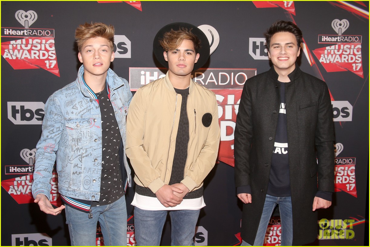forever in your mind has fun on red carpet at iheartradio music awards 2017 04