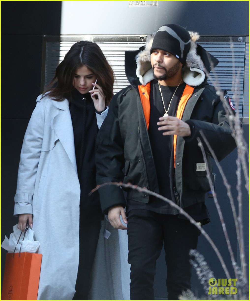 selena gomez the weeknd flaunted some pda in toronto 06