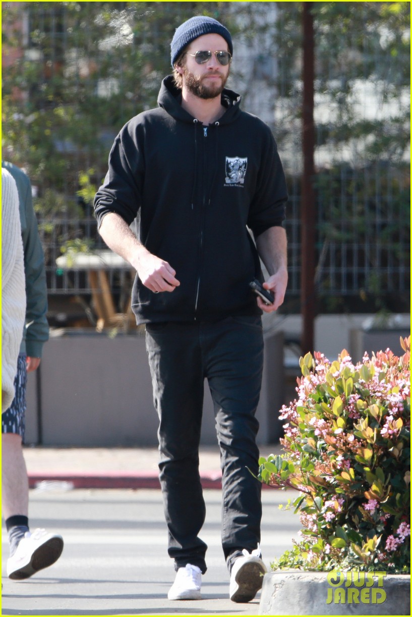liam hemsworth steps out after wedding rumors 03