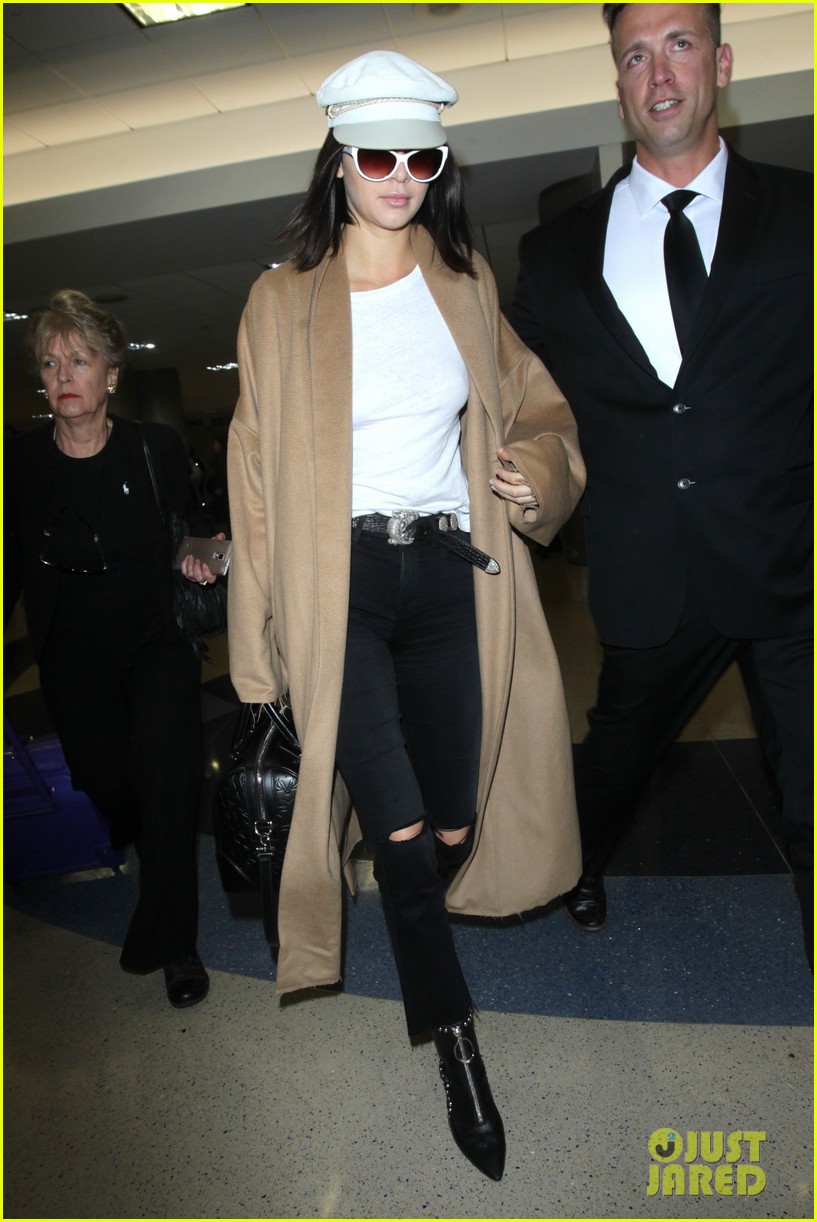kendall jenner arrives at lax airport 01