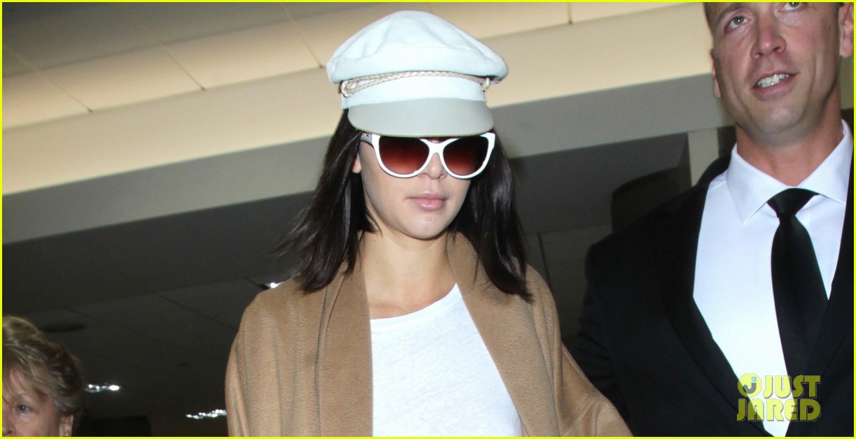 kendall jenner arrives at lax airport 05