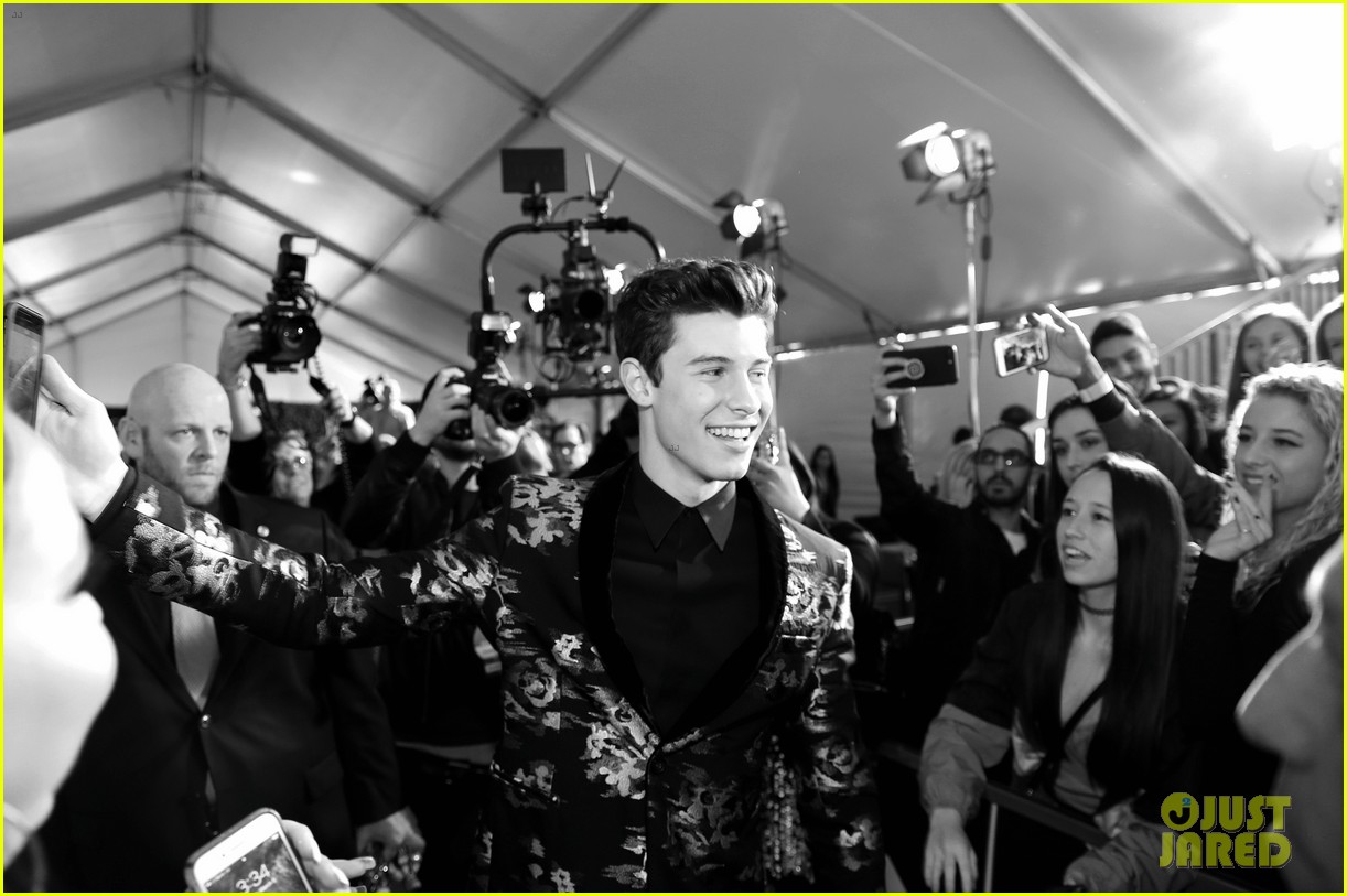 shawn mendes iheartradio music awards 2017 03