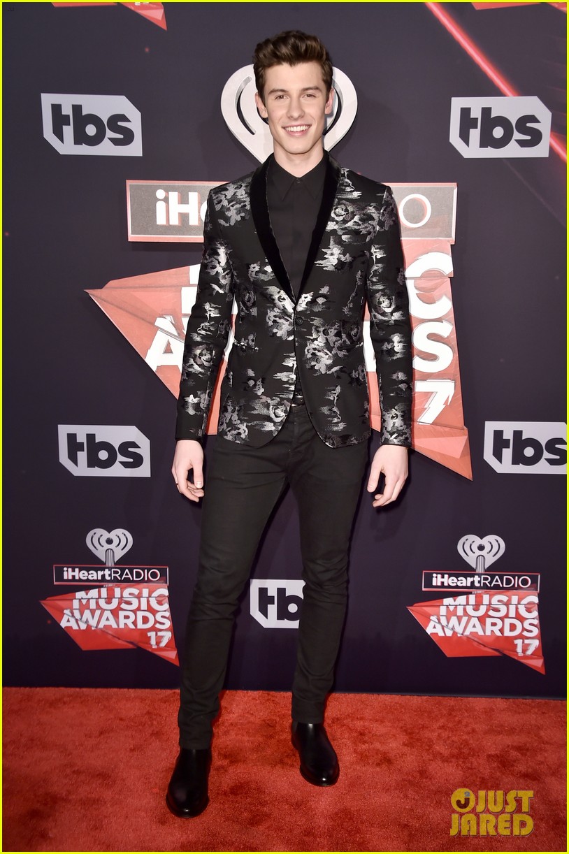 shawn mendes iheartradio music awards 2017 05
