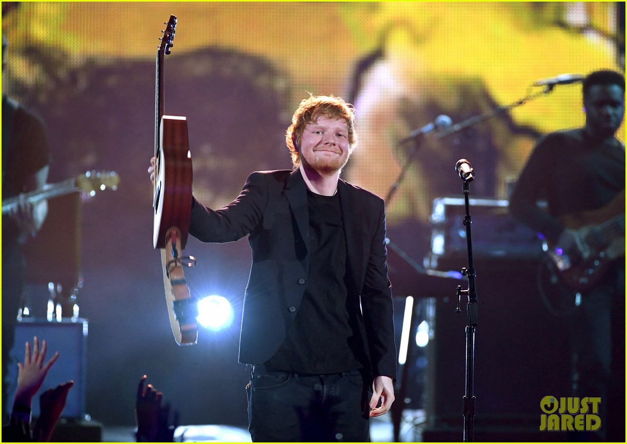 ed sheeran performance iheartradio music awards 2017 03