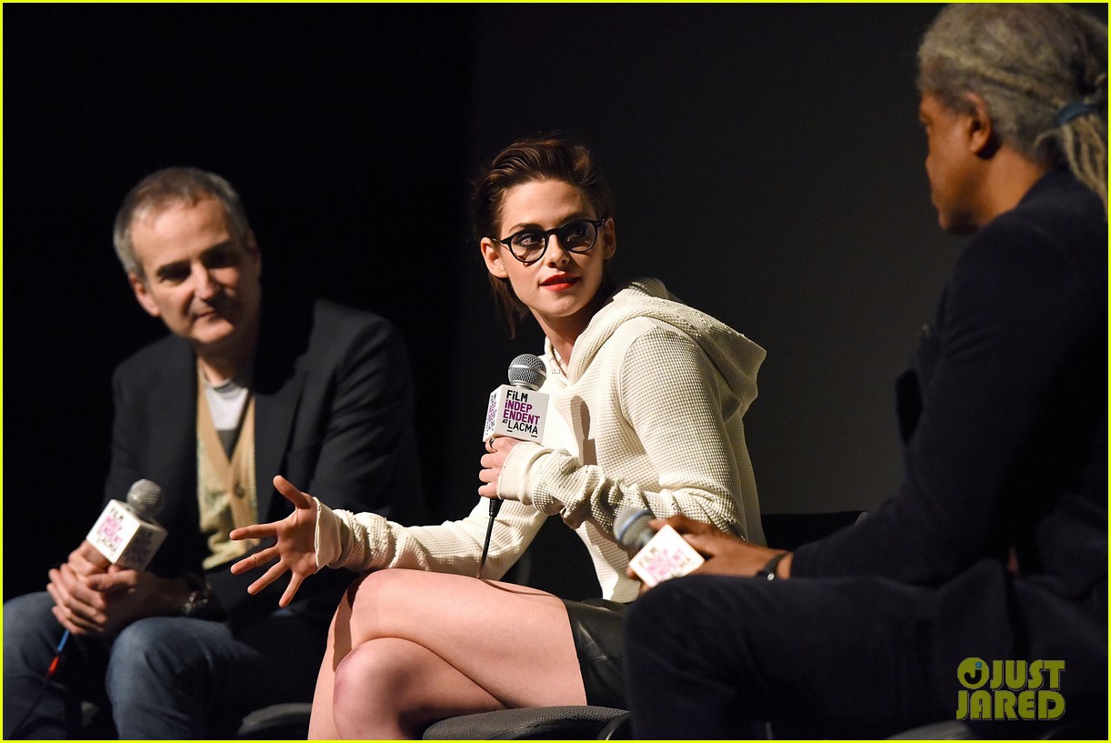 kristen stewart thinks the digital age has affected the way people deal with mourning 02