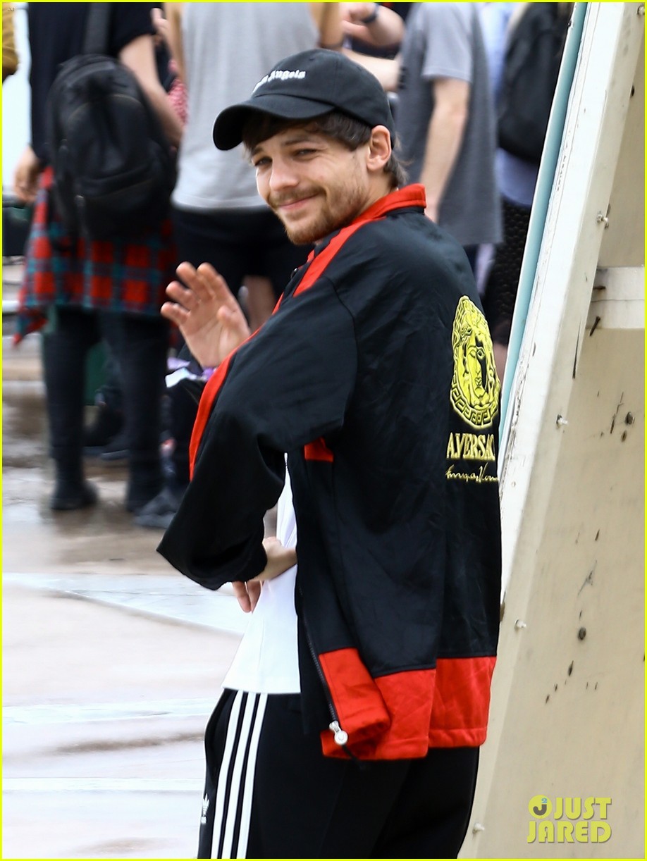 louis tomlinson hangs out in miami 01