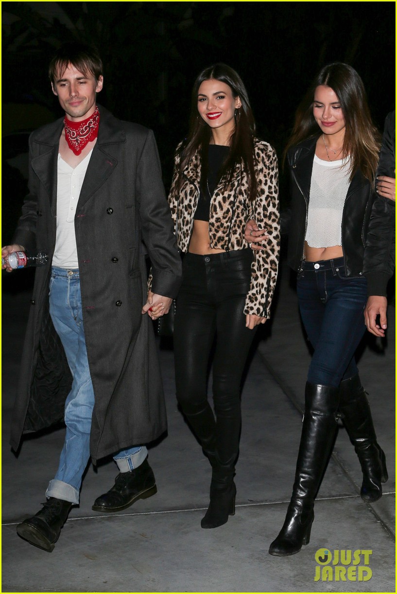 victoria justice reeve carney couple up in los angeles 05