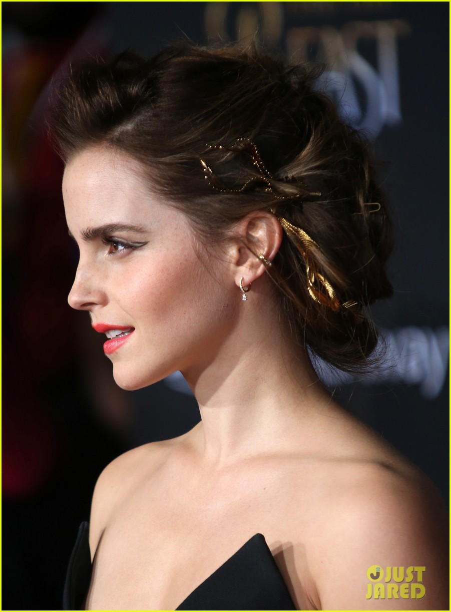 emma watson la premiere look made beauty and the beast come to life 01