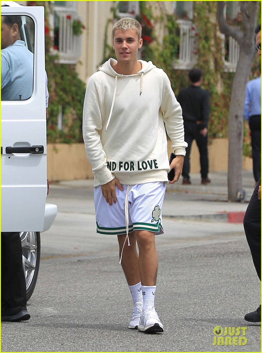 justin bieber has a day out in beverly hills 03