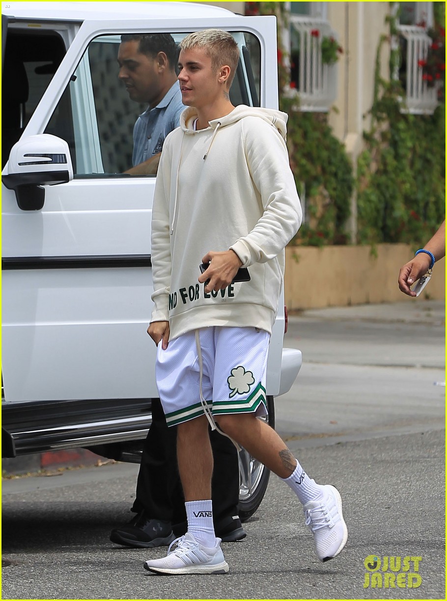 justin bieber has a day out in beverly hills 05