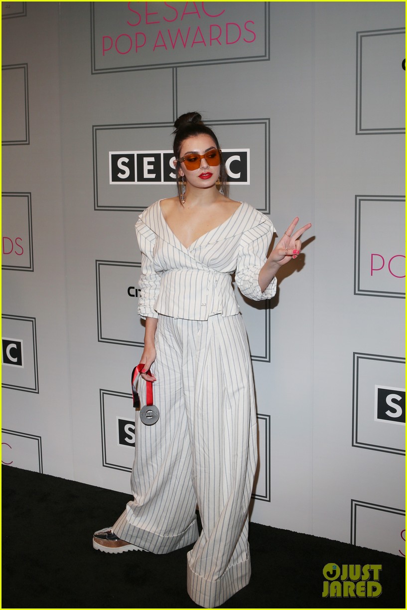 charli xcx wins songwriter of the year at sescac pop awards 02
