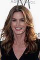 cindy crawford family support presley gerber fashion awards 04