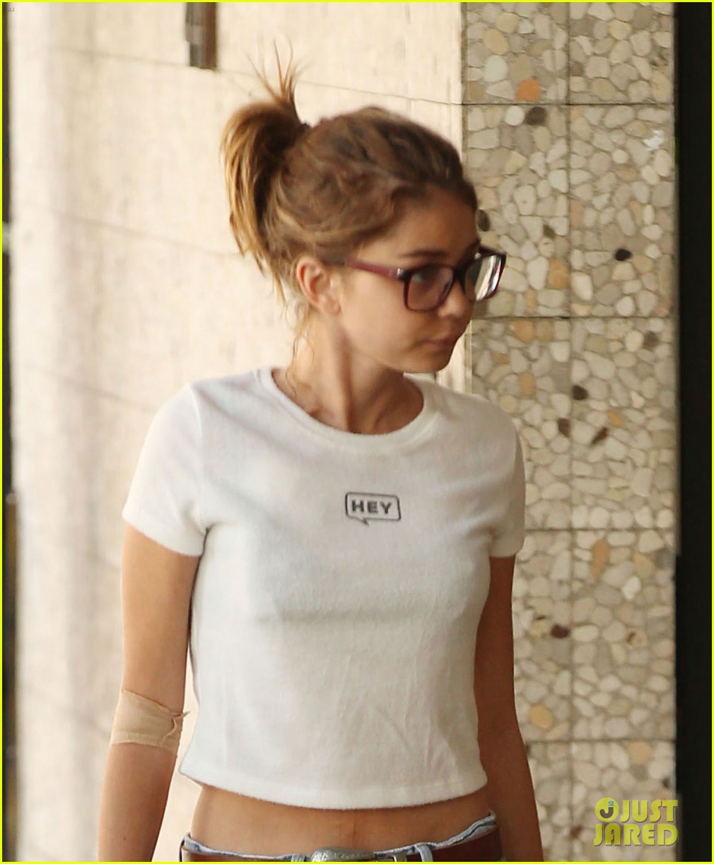 sarah hyland steps out after modern family proposal episode airs 01