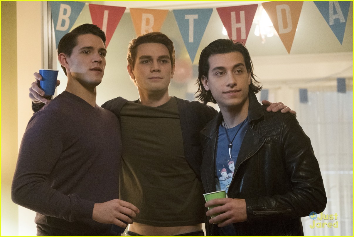 riverdale jughead birthday cole sprouse reasons 11