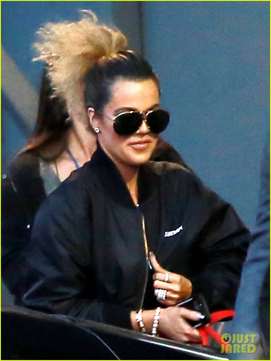 kardashian jenners gear up for 10 year anniversary special2 15
