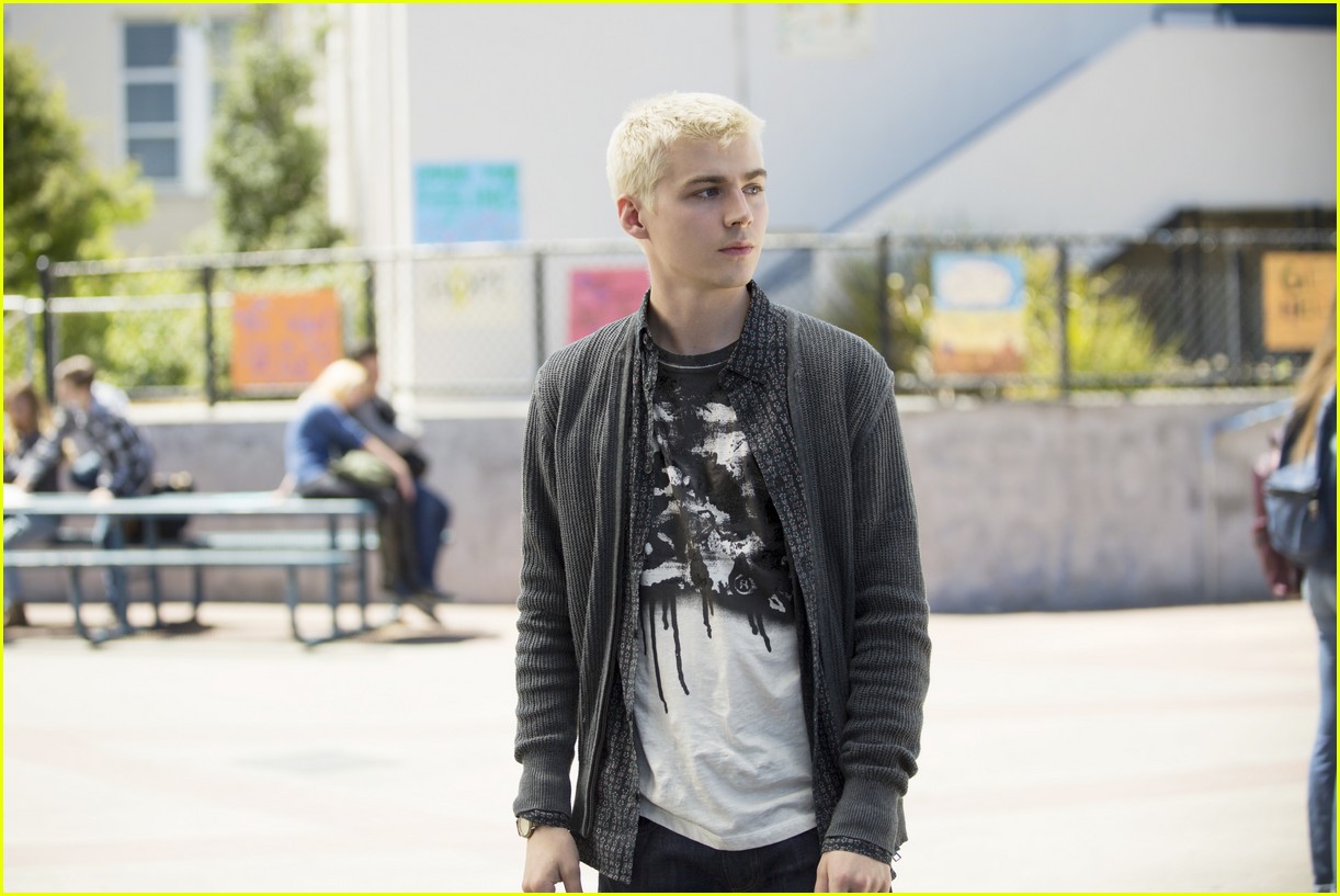 miles heizer hair 13 reasons why 04