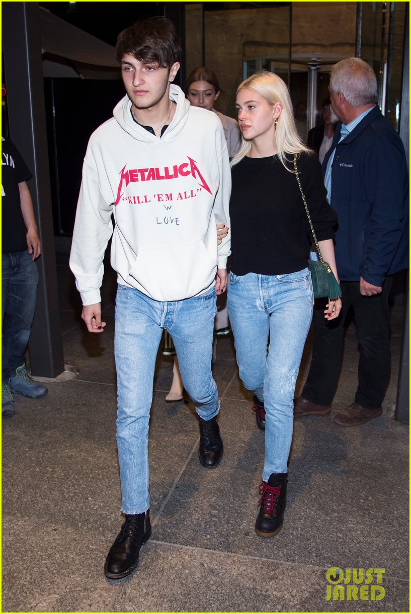 nicola peltz and anwar hadid stay close during dinner date with gigi 03