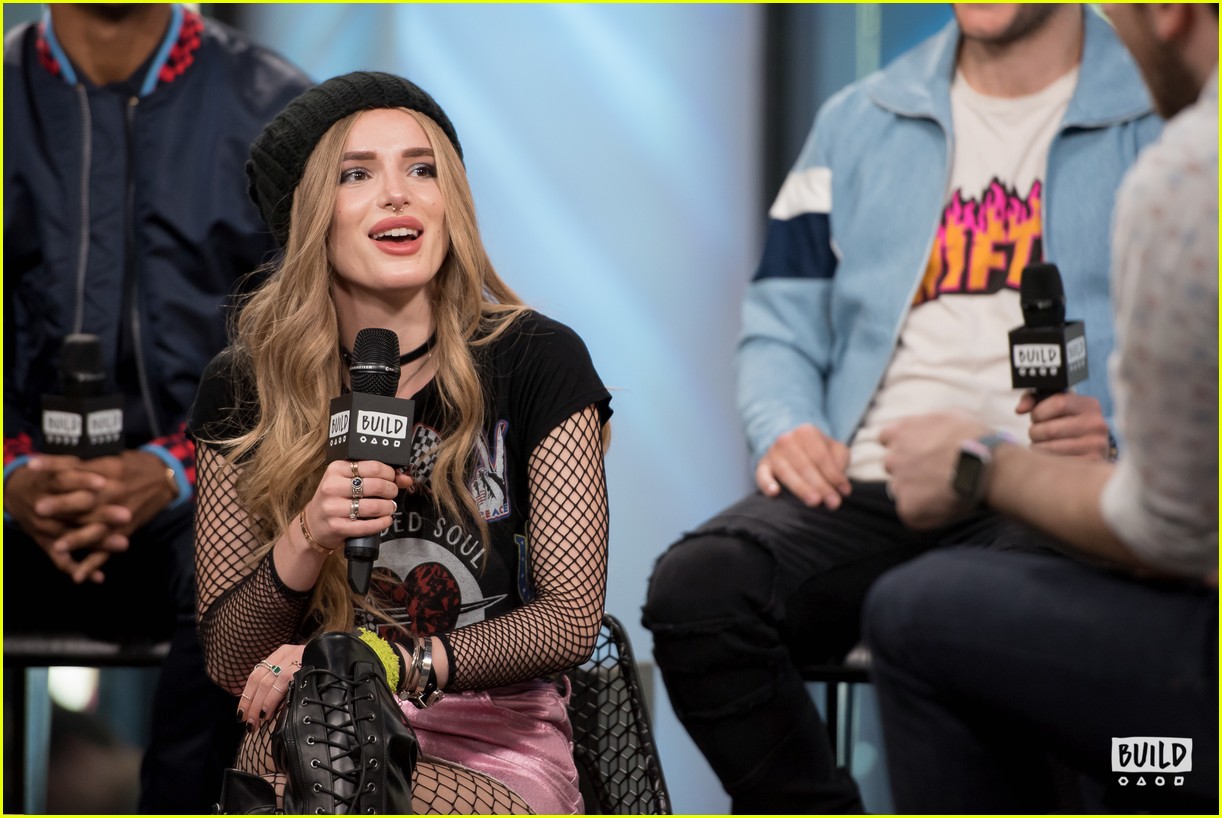 famous in love bella thorne nyc press 27