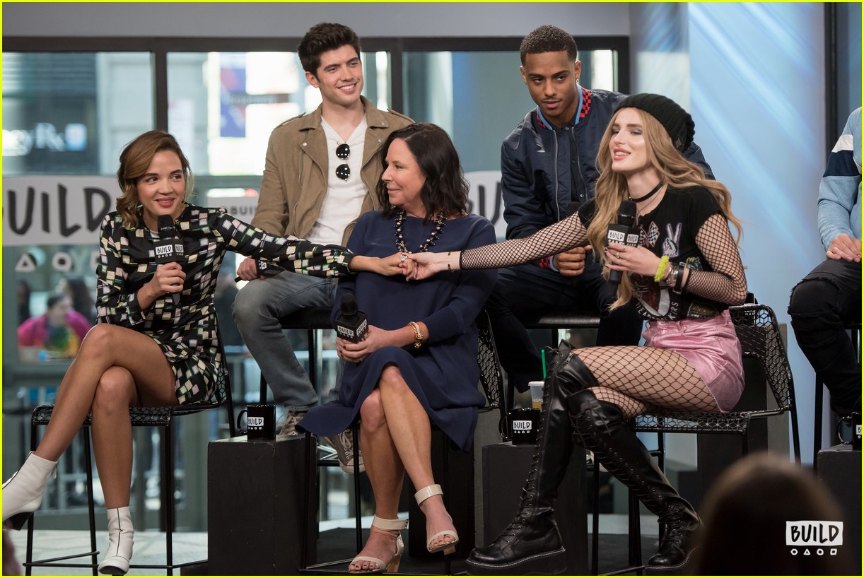 famous in love bella thorne nyc press 34