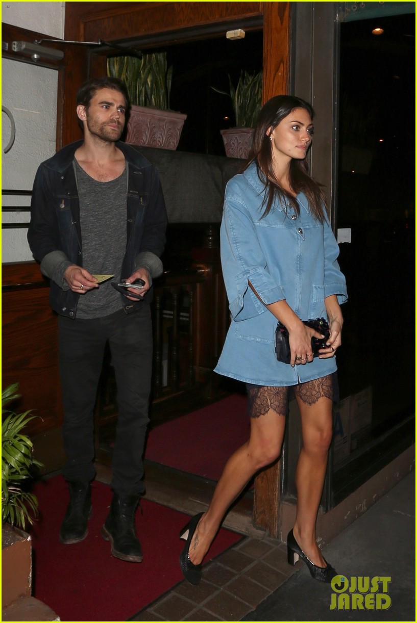exes paul wesley and phoebe tonkin reunite for dinner in weho2 01