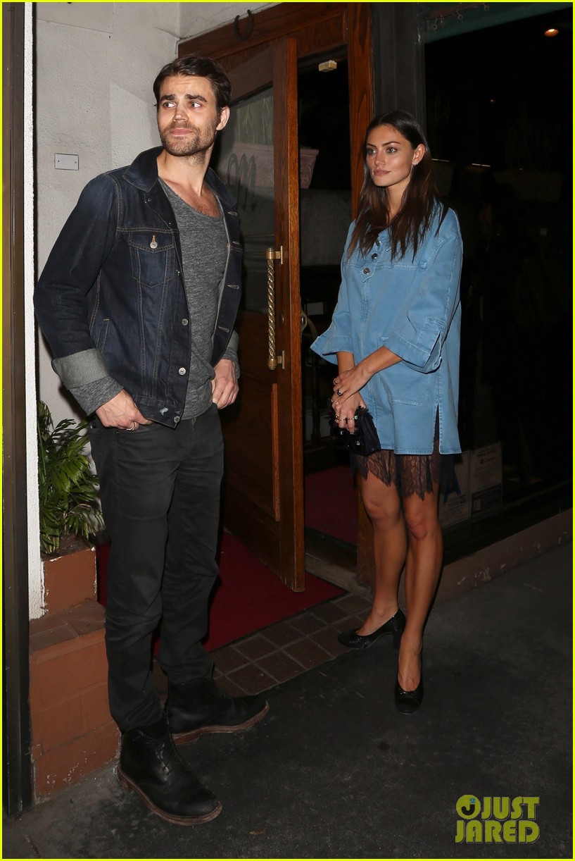 exes paul wesley and phoebe tonkin reunite for dinner in weho2 04