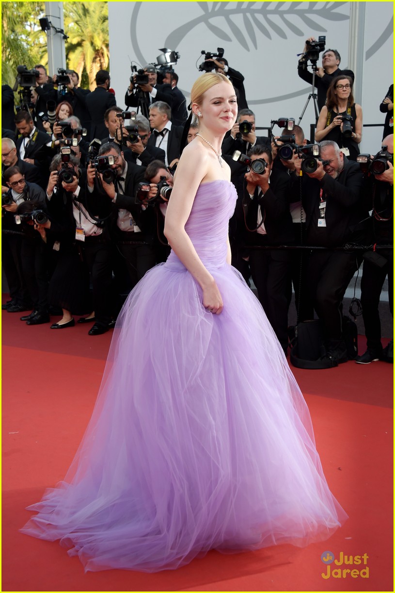 addison riecke anjourie rice elle fanning beguiled cannes premiere 04