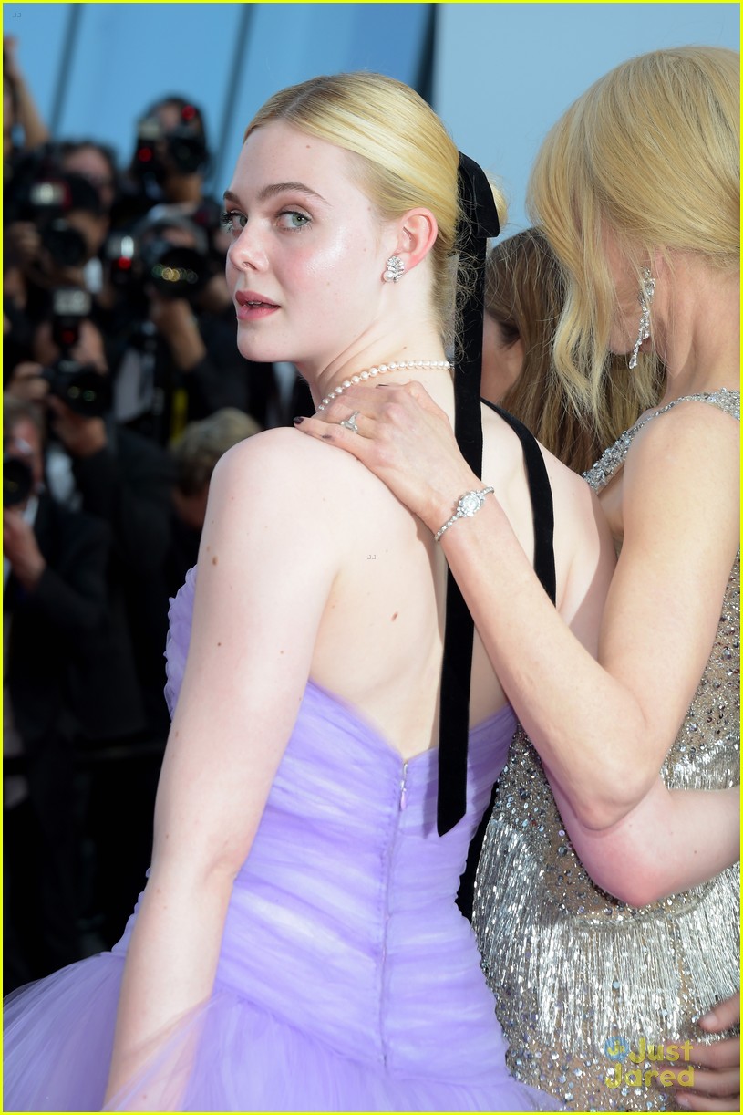 addison riecke anjourie rice elle fanning beguiled cannes premiere 10