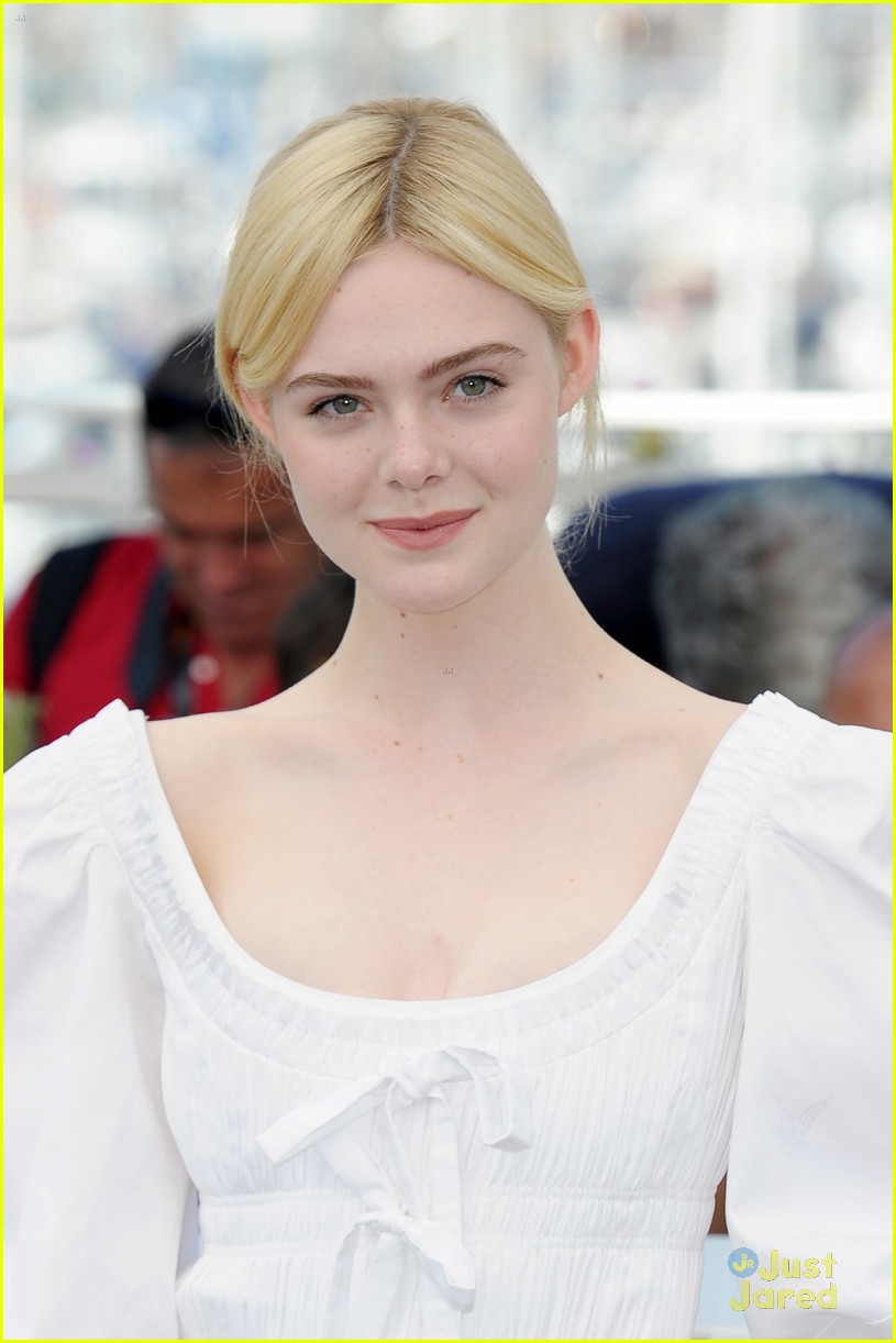 addison riecke anjourie rice elle fanning beguiled cannes premiere 37