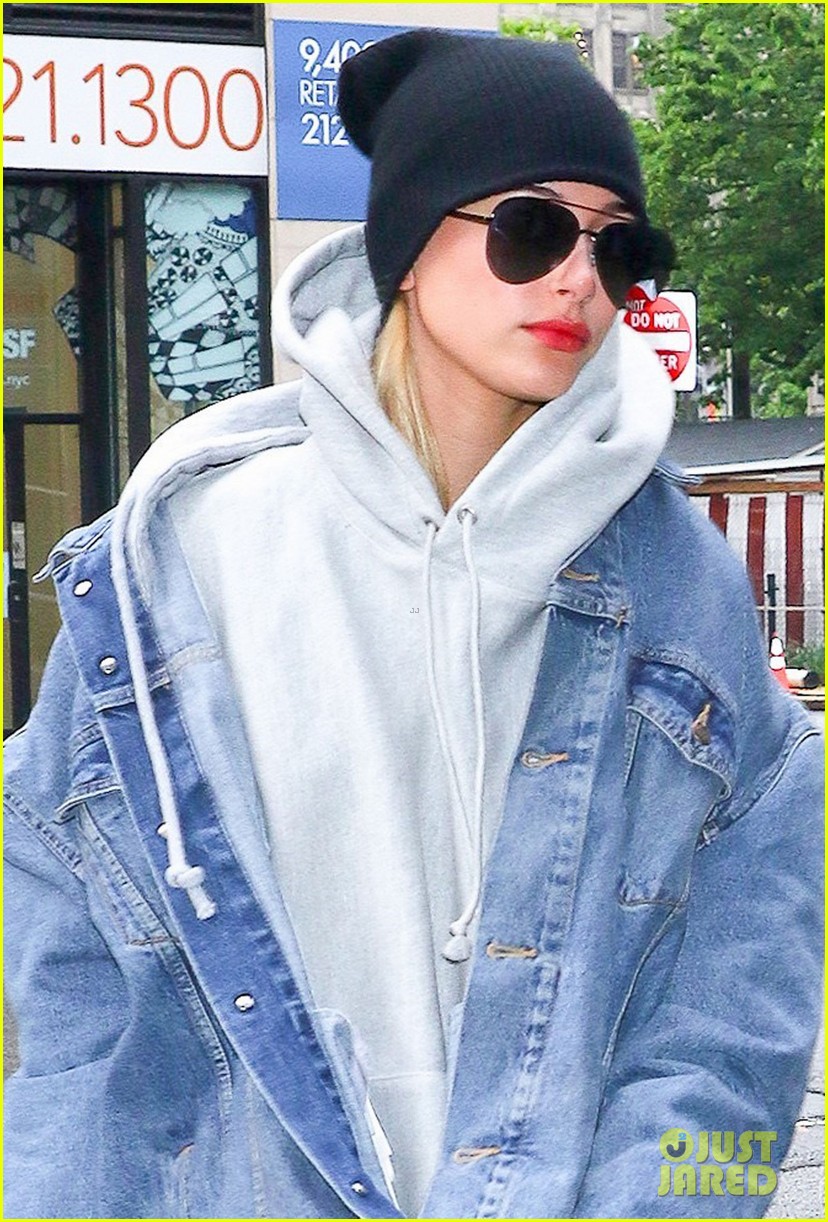 hailey baldwin shows off different street styles 05