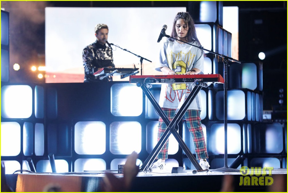 alessia cara zedd perform stay on the voice05