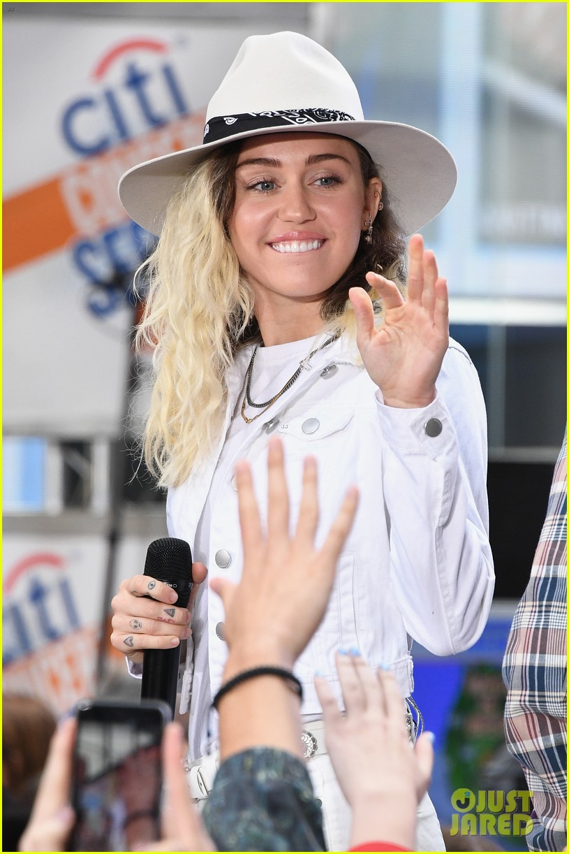 miley cyrus today show concert 02