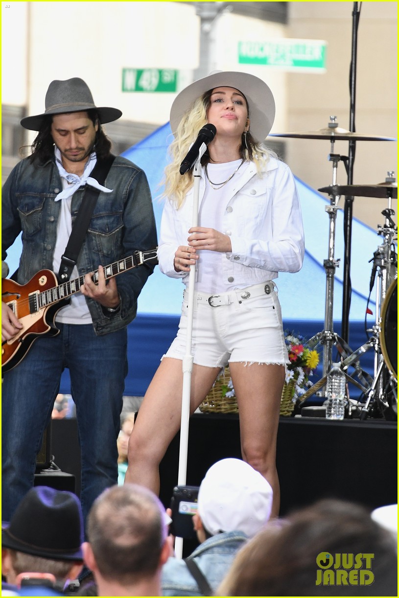 miley cyrus today show concert 05