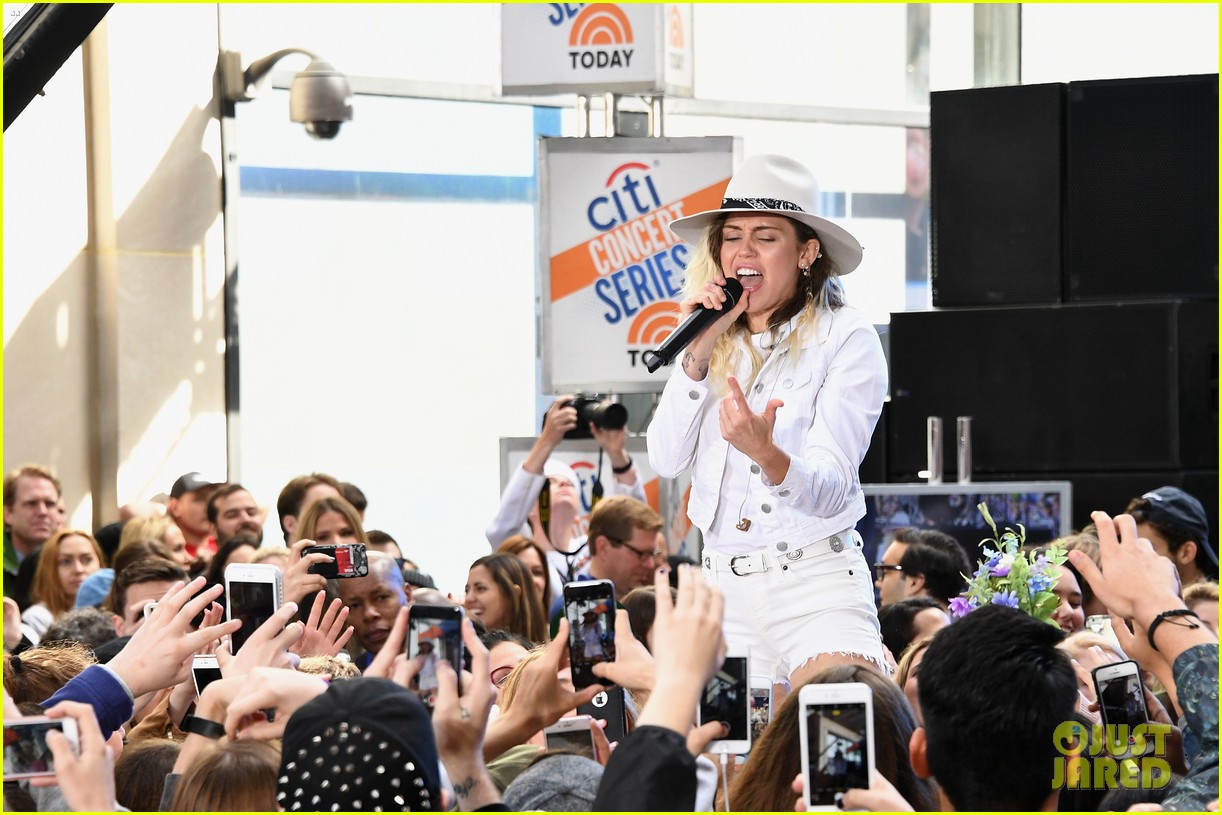 miley cyrus today show concert 19
