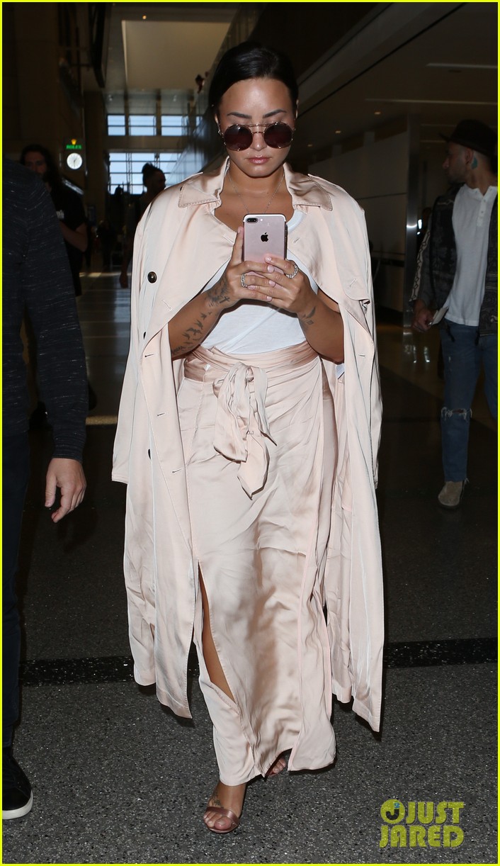demi lovato jets out of la after new song 11