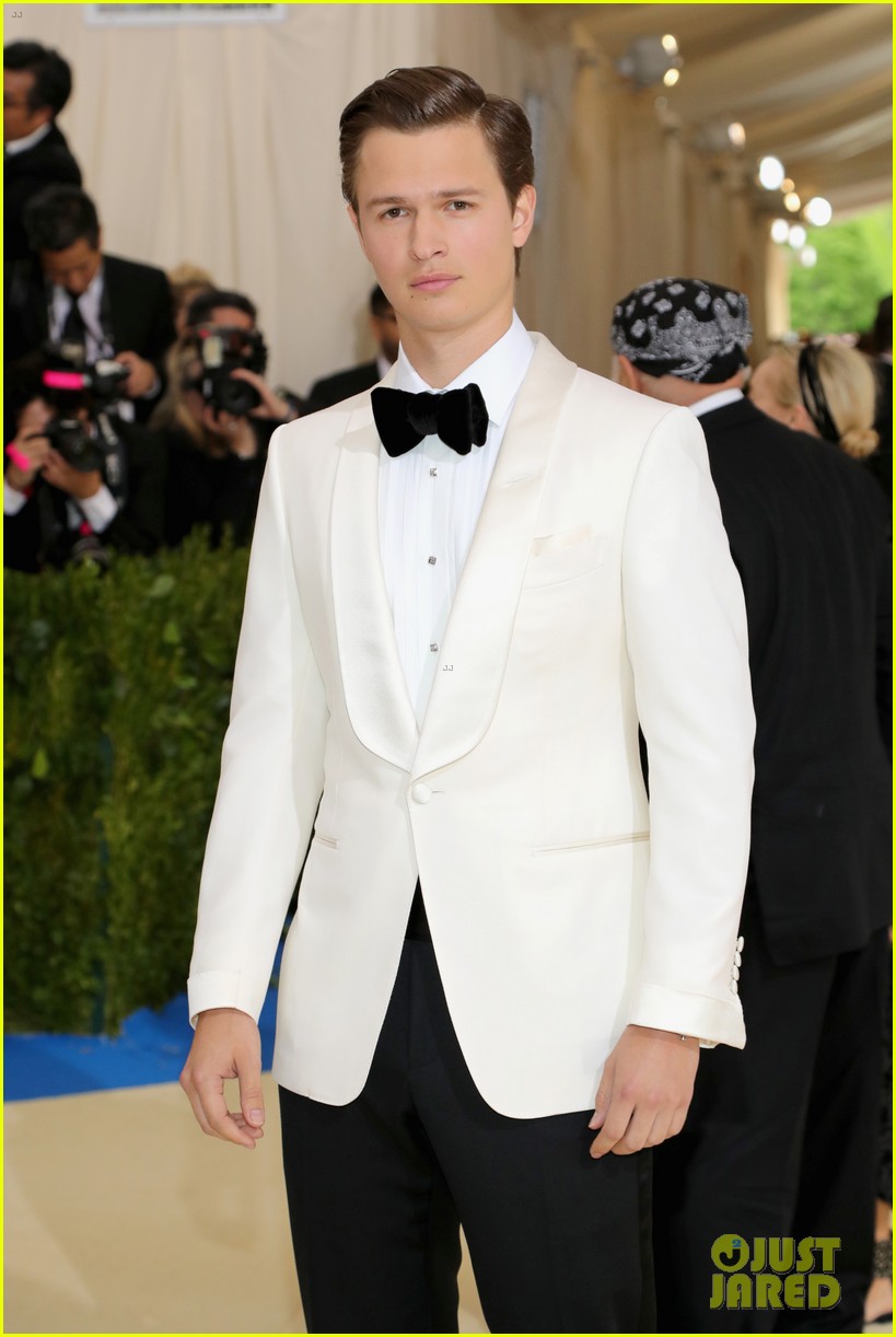 ansel elgort suits up for met gala02