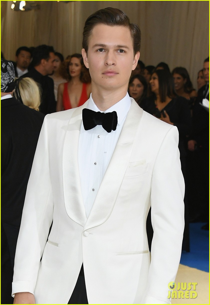 ansel elgort suits up for met gala03