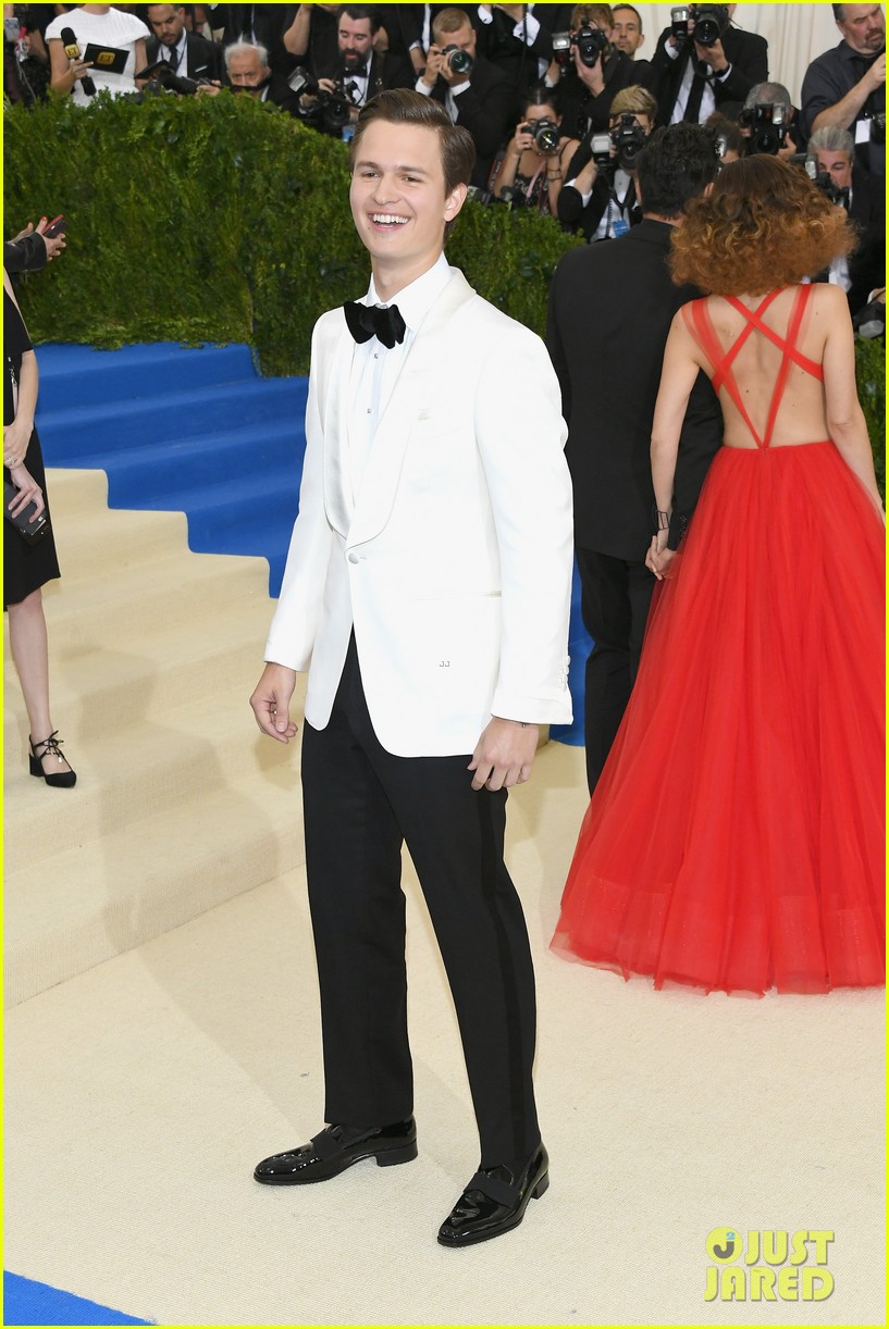 ansel elgort suits up for met gala04