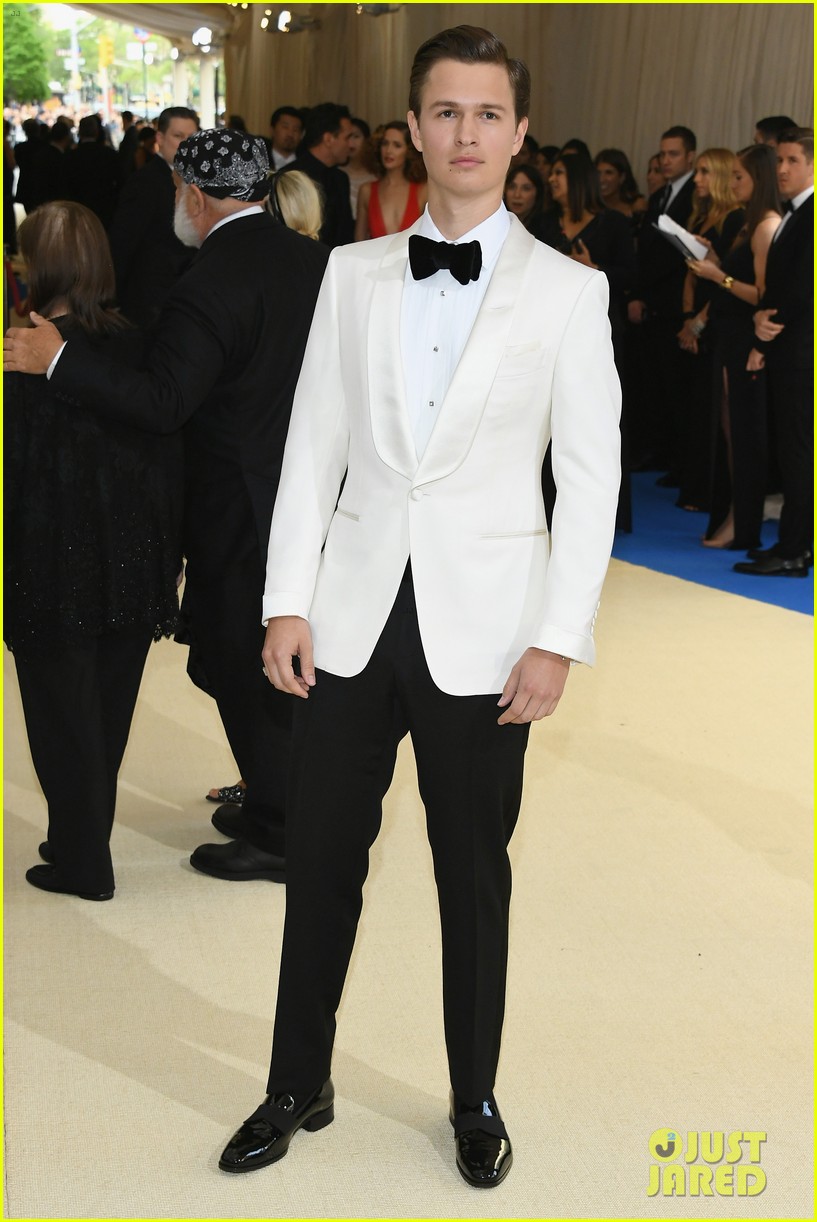 ansel elgort suits up for met gala05