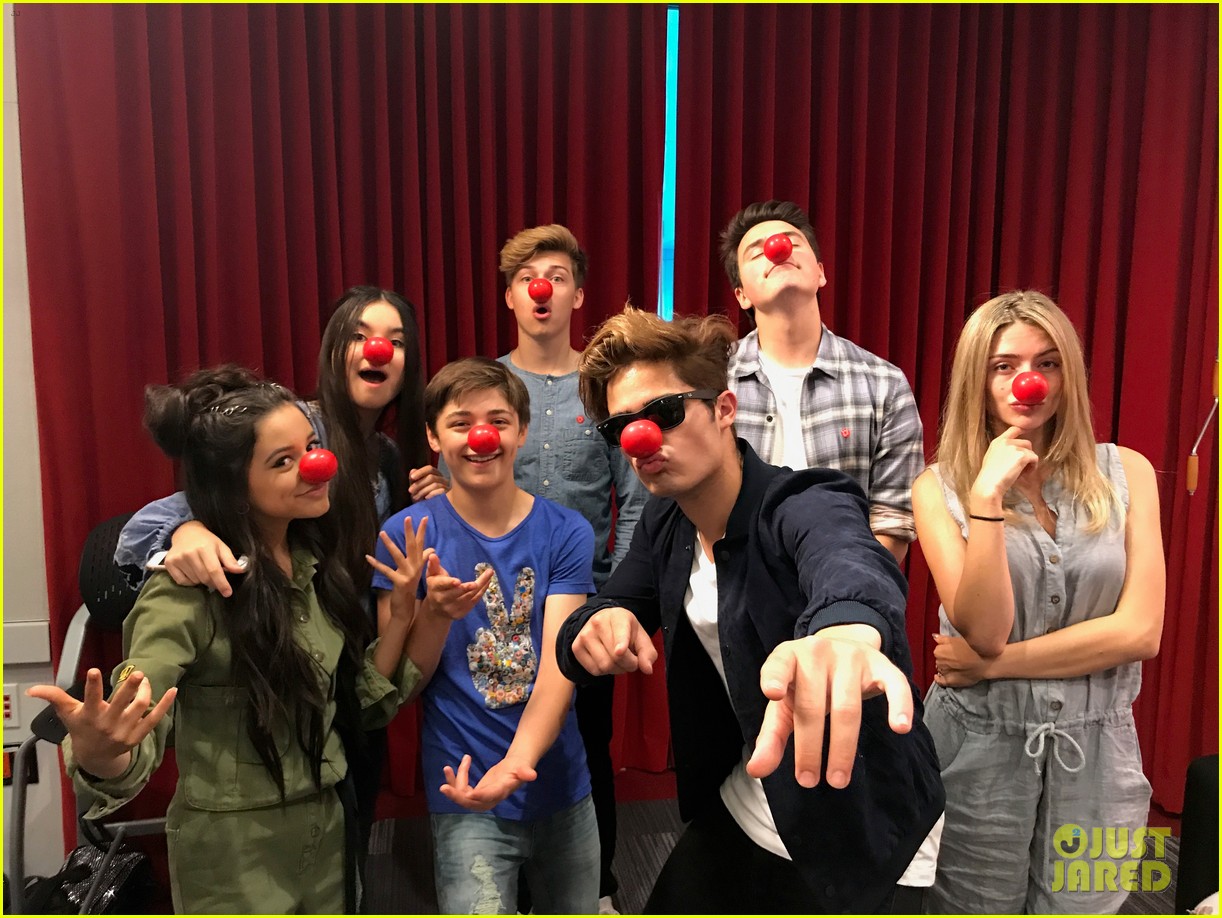 fiym shake their red noses 01