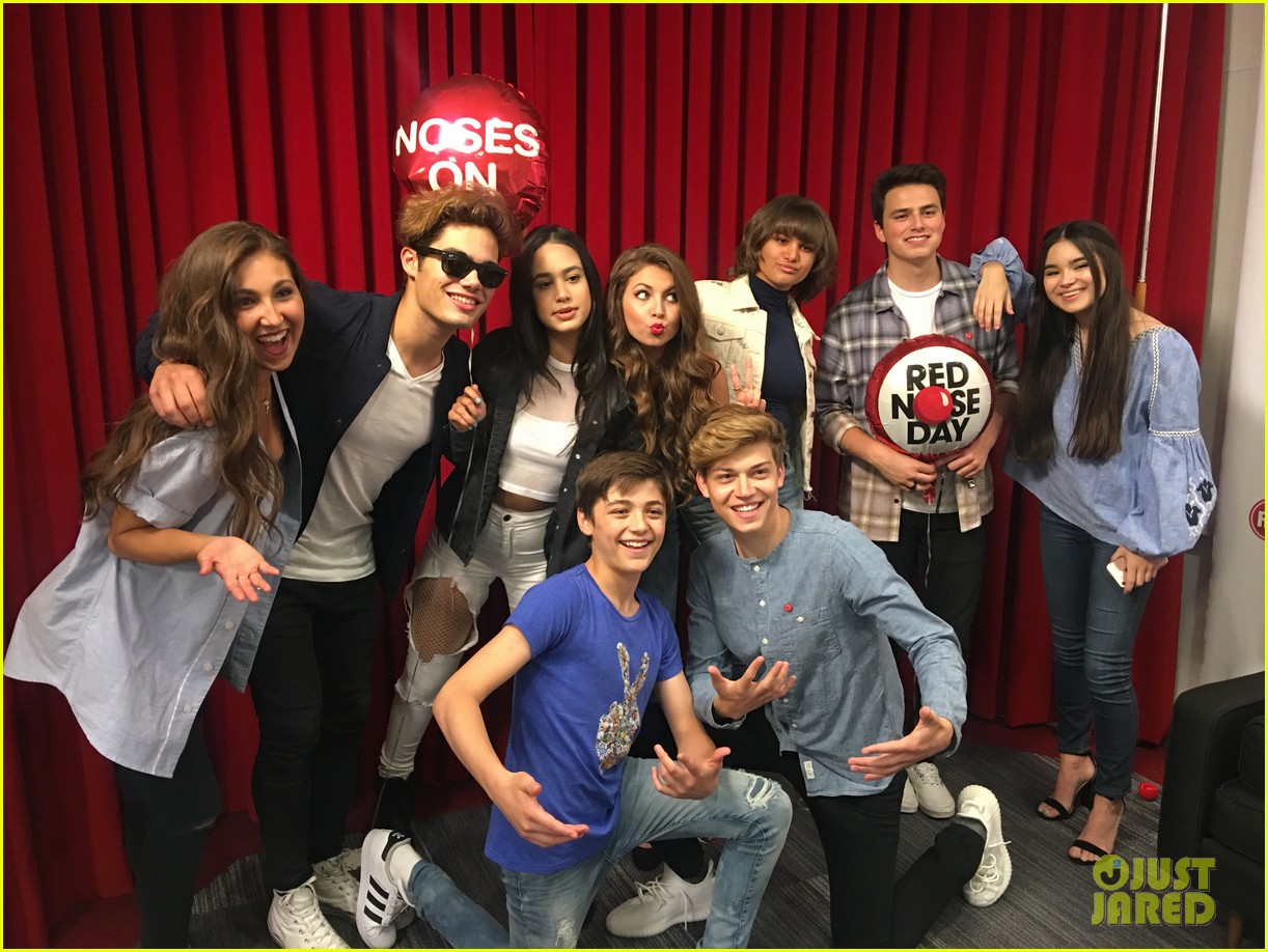 fiym shake their red noses 03