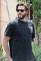 liam hemsworth grabs lunch with a pal in malibu04
