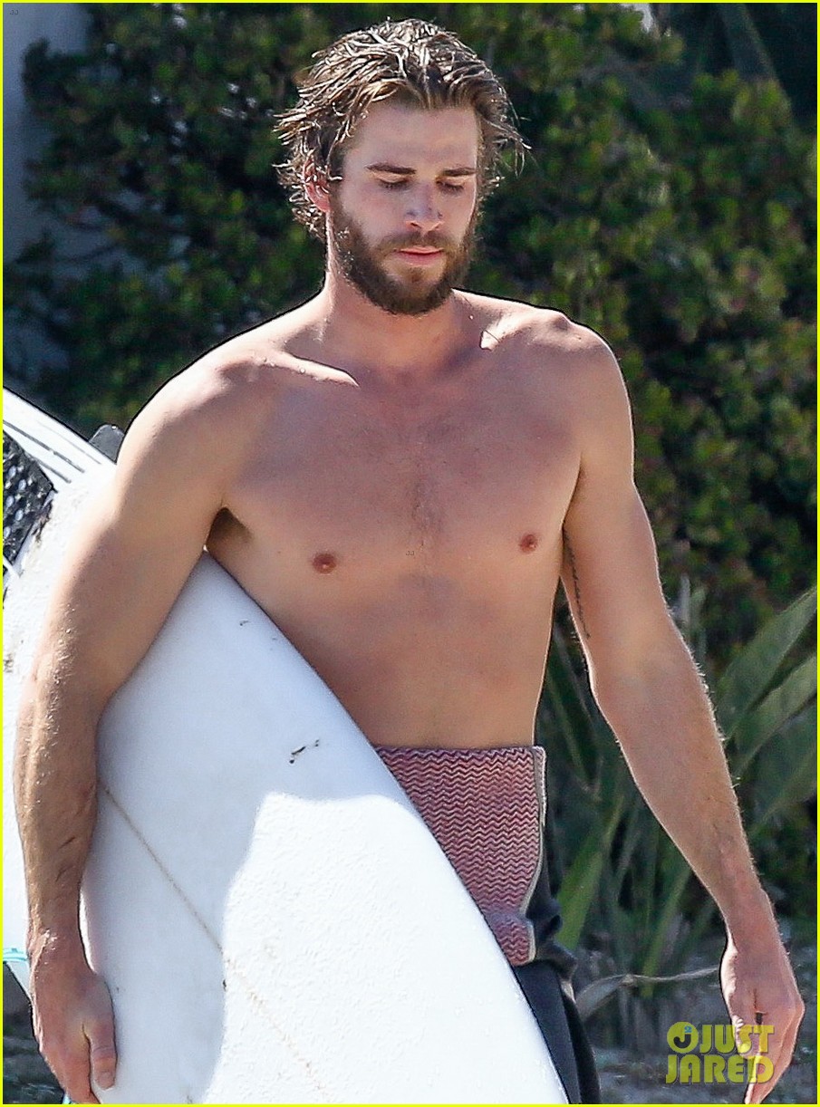 liam hemsworth goes shirtless for afternoon surfing sesh01