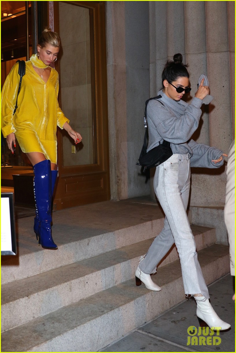 kendall jenner heads to dinner with gigi bella hadid05