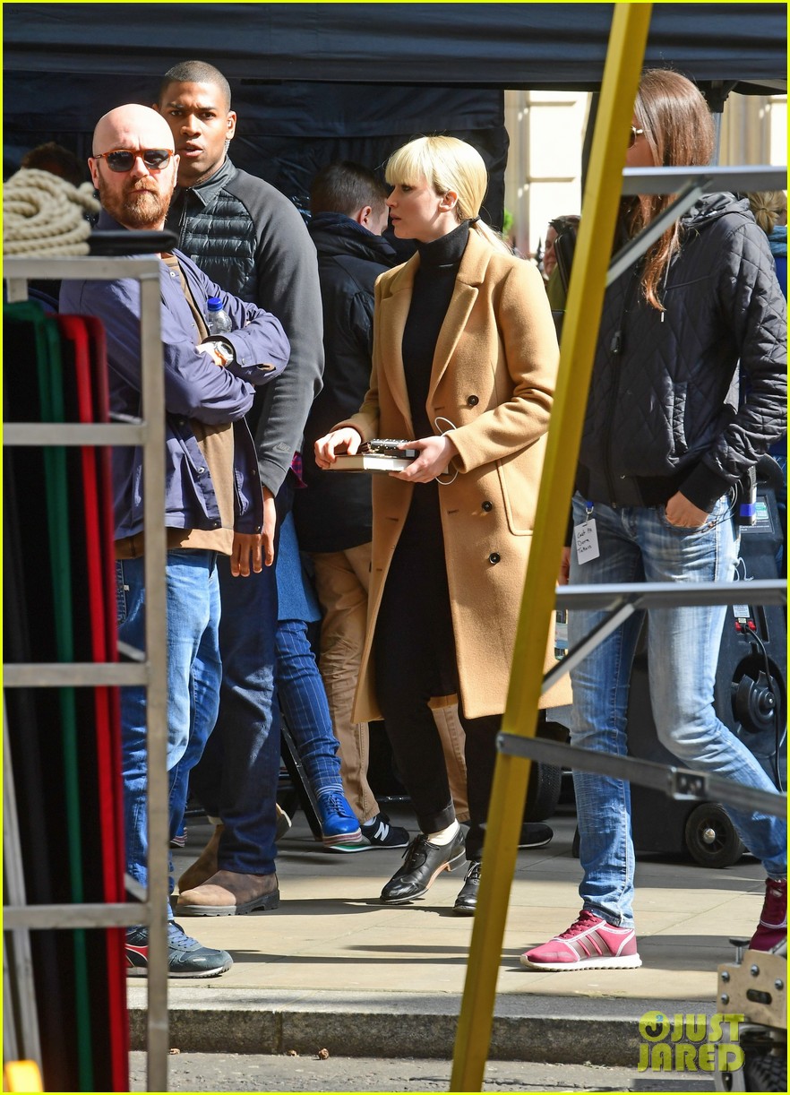 jennifer lawrence gets into character on red sparrow set 08